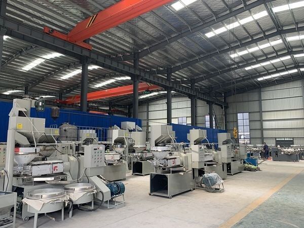 全自動榨油機全套設備.jpg 全自動榨油機全套設備.jpg